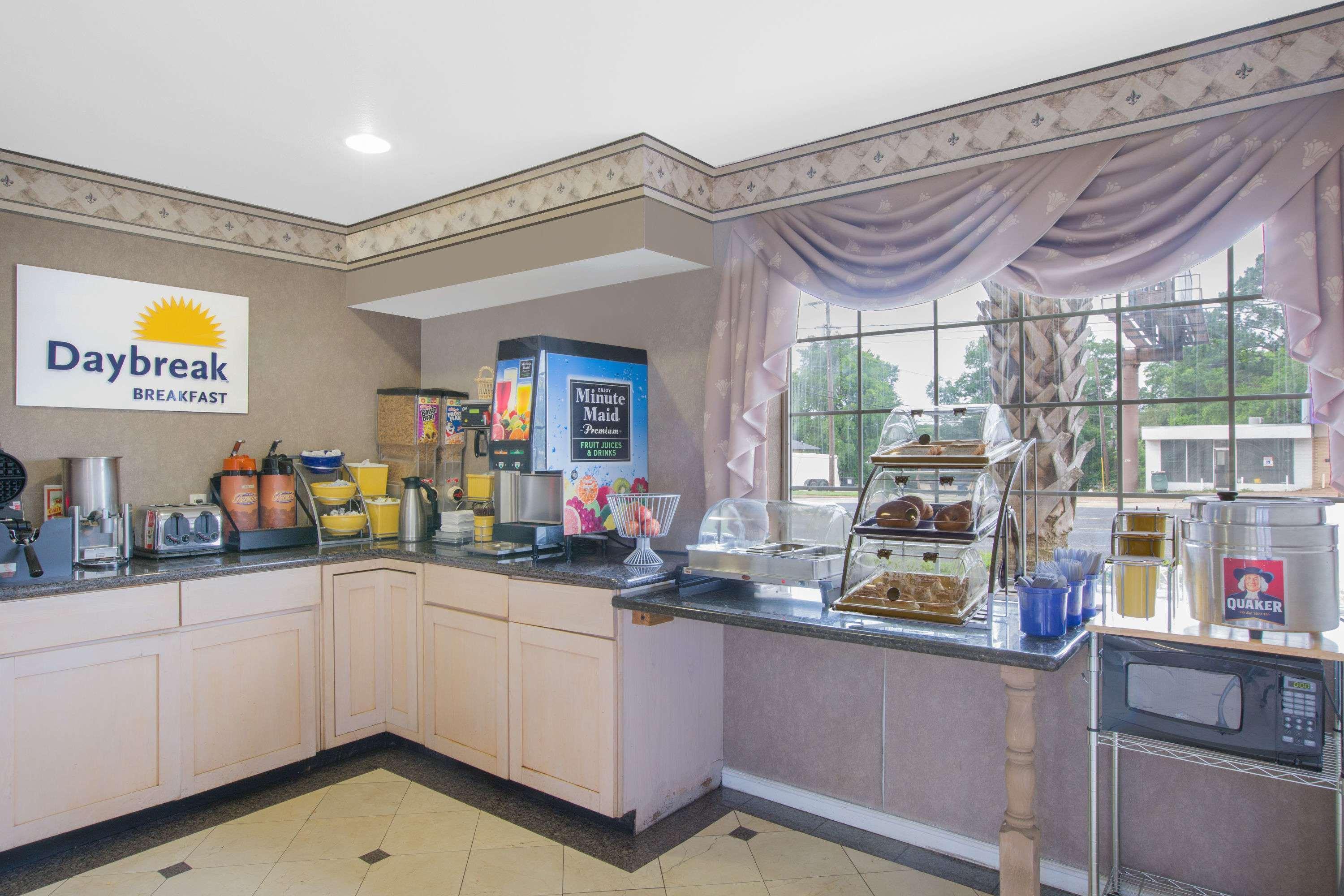 Days Inn By Wyndham Nacogdoches/Sfa University/Downtown Ngoại thất bức ảnh