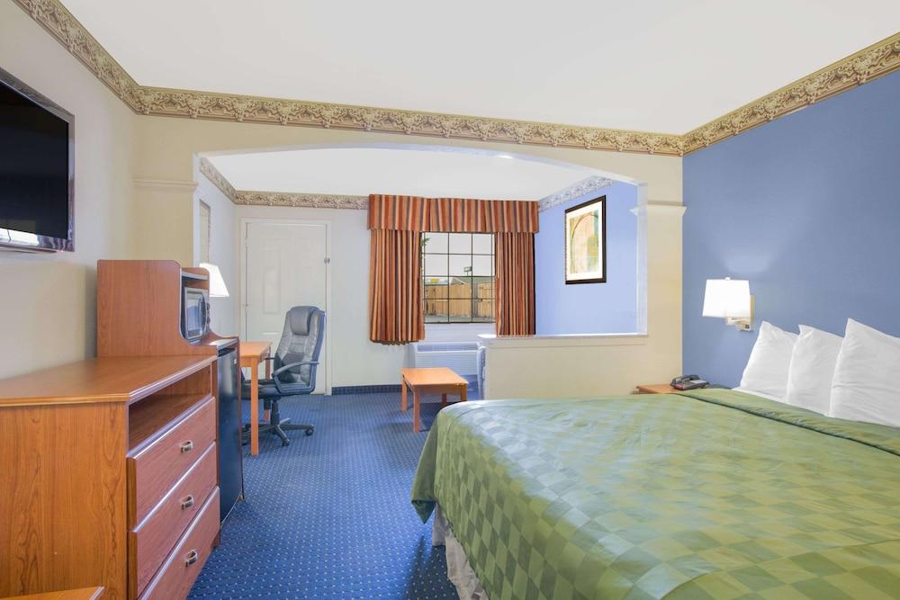 Days Inn By Wyndham Nacogdoches/Sfa University/Downtown Ngoại thất bức ảnh