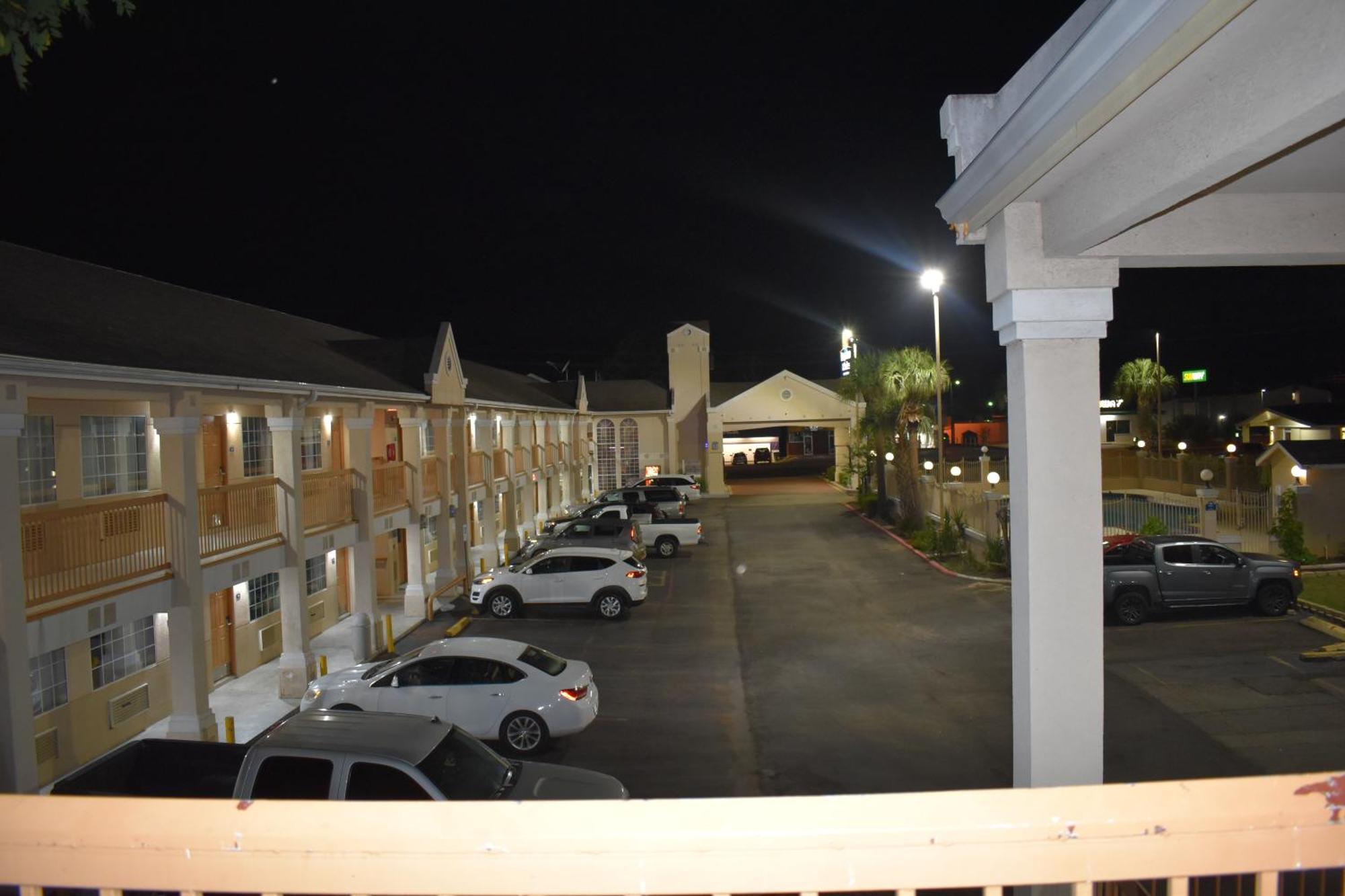 Days Inn By Wyndham Nacogdoches/Sfa University/Downtown Ngoại thất bức ảnh