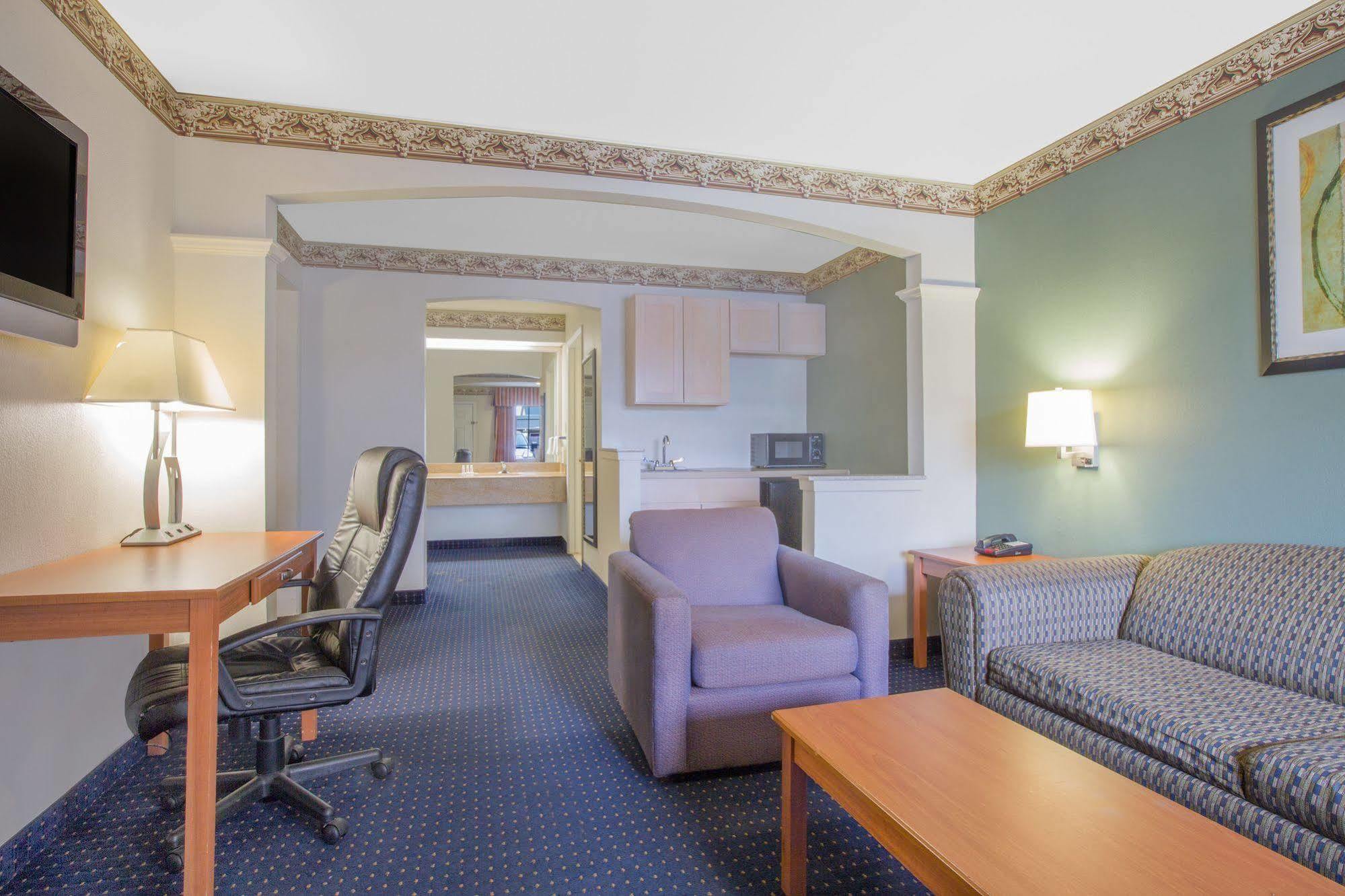 Days Inn By Wyndham Nacogdoches/Sfa University/Downtown Ngoại thất bức ảnh